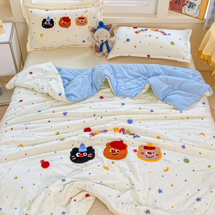 91家纺网 家纺一手货源 找家纺 （总）梵克保罗 2025新款亲肤可爱毛巾绣夏被-场景一