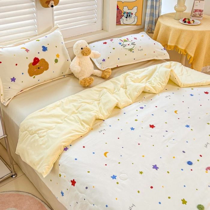 91家纺网 家纺一手货源 找家纺 梵克保罗 2025新款亲肤可爱毛巾绣夏被-场景一 萌趣混搭