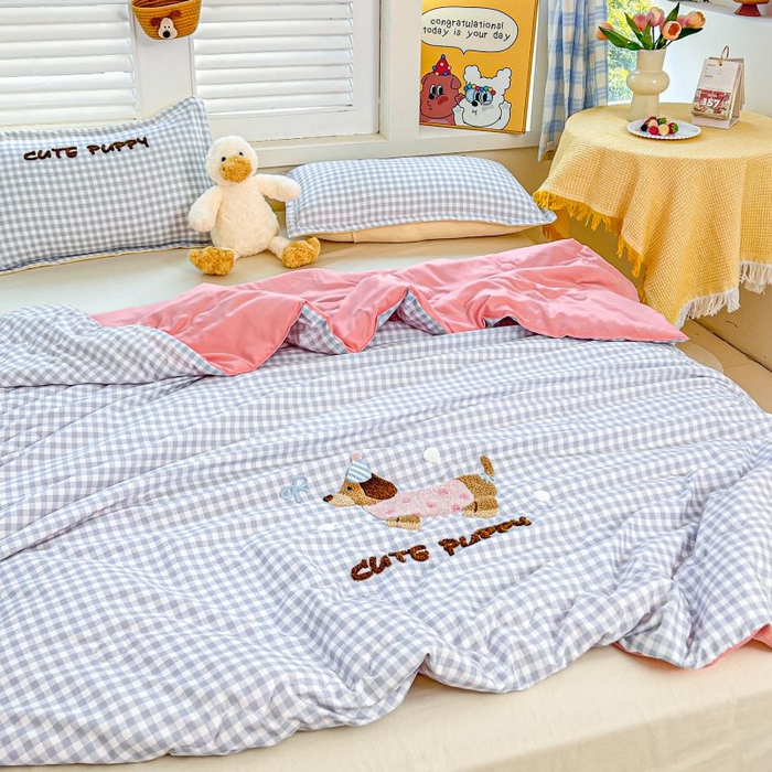 91家纺网 家纺一手货源 找家纺 梵克保罗 2025新款亲肤可爱毛巾绣夏被-场景一 腊肠狗