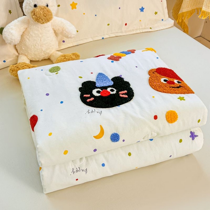 梵克保罗 2025新款亲肤可爱毛巾绣夏被-场景一 复古小熊