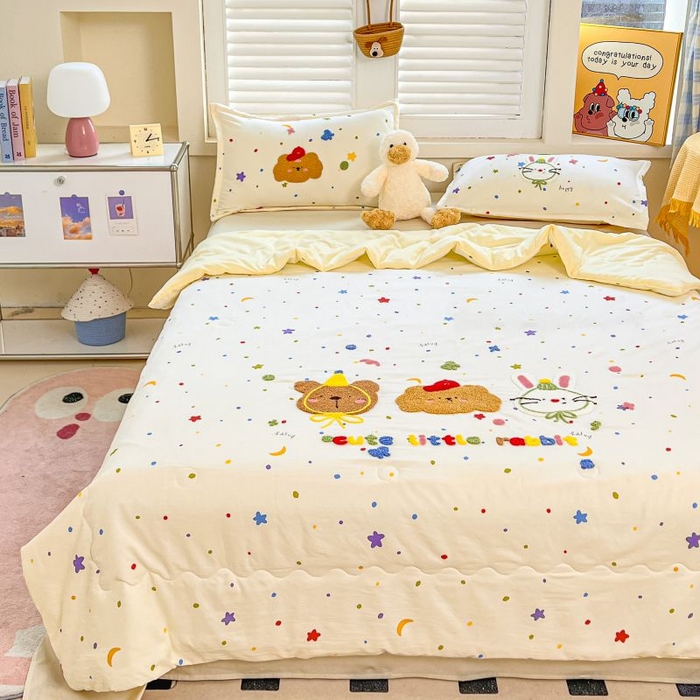 91家纺网 家纺一手货源 找家纺 梵克保罗 2025新款亲肤可爱毛巾绣夏被-场景一 萌趣混搭