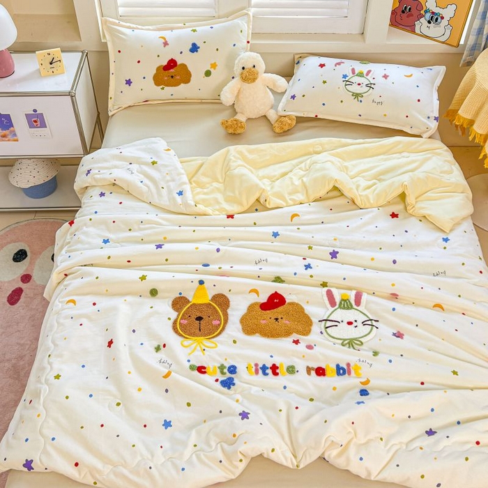 91家纺网 家纺一手货源 找家纺 梵克保罗 2025新款亲肤可爱毛巾绣夏被-场景一 萌趣混搭