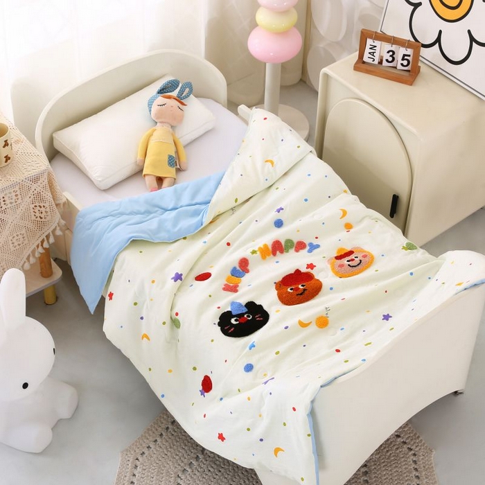 91家纺网 家纺一手货源 找家纺 （总）梵克保罗 2025新款亲肤可爱毛巾绣夏被-场景二