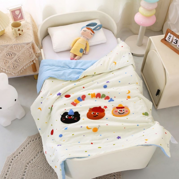 91家纺网 家纺一手货源 找家纺 （总）梵克保罗 2025新款亲肤可爱毛巾绣夏被-场景二