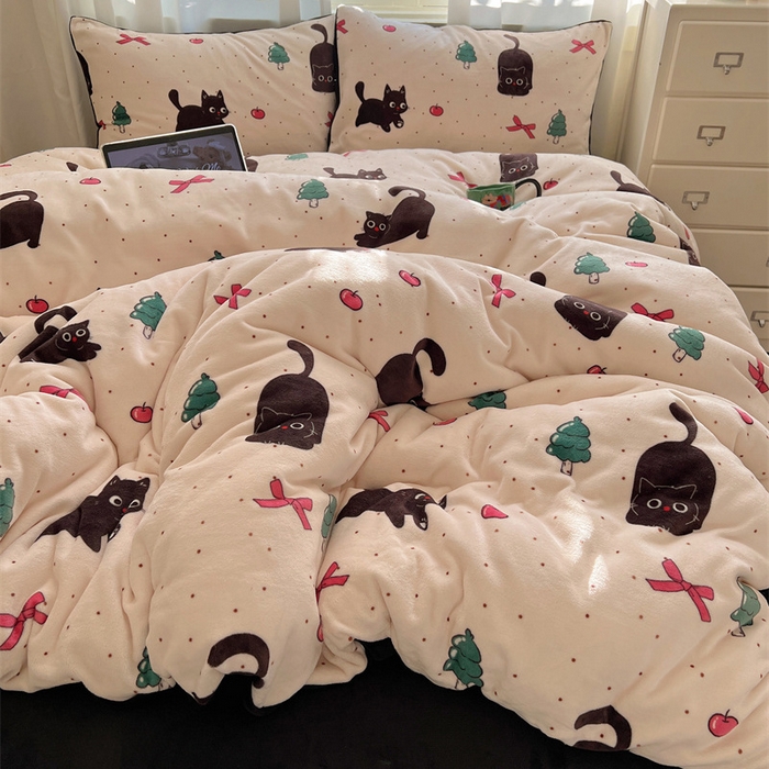 红嘴企鹅 2025新款精致印花牛奶绒四件套 圣诞猫