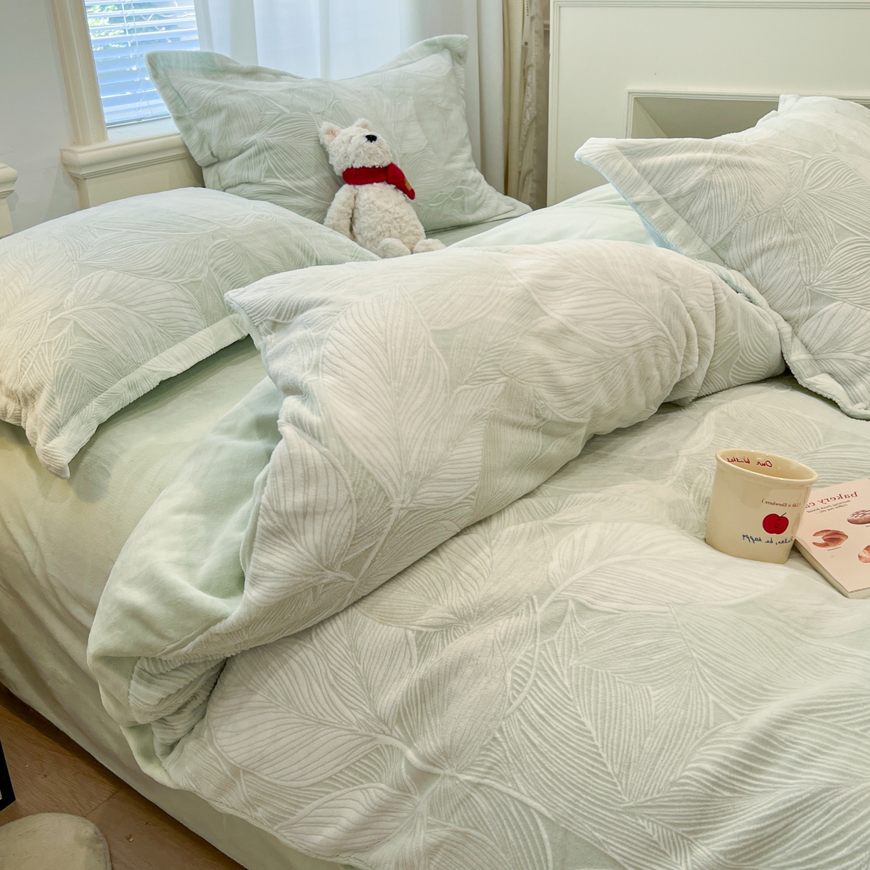 91家纺网 家纺一手货源 找家纺 慕尚家纺 2025新款双色立体雕花牛奶绒单被套 羽翼绿