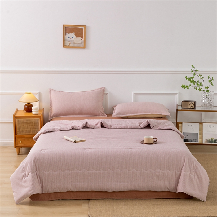 91家纺网 家纺一手货源 找家纺 （总）梵克保罗 2025新款时尚简约条纹款夏被