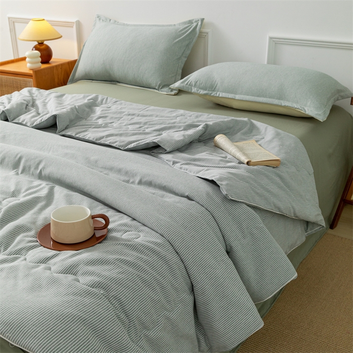 91家纺网 家纺一手货源 找家纺 梵克保罗 2025新款时尚简约条纹款夏被 条纹-石青