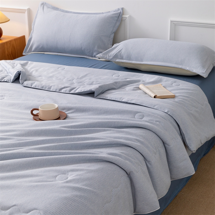 91家纺网 家纺一手货源 找家纺 梵克保罗 2025新款时尚简约条纹款夏被 条纹-海兰