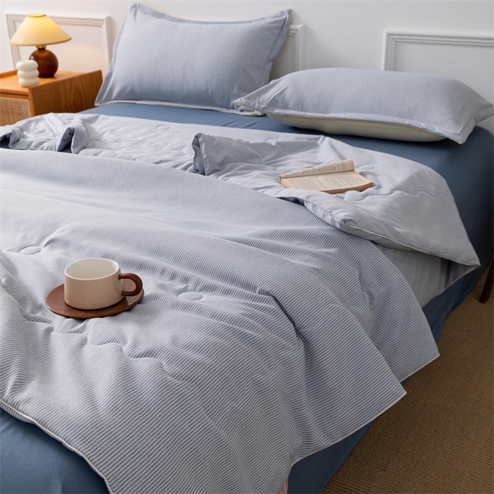 91家纺网 家纺一手货源 找家纺 梵克保罗 2025新款时尚简约条纹款夏被 条纹-海兰