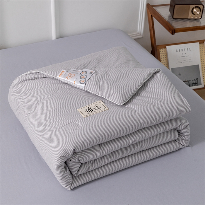 91家纺网 家纺一手货源 找家纺 梵克保罗 2025新款时尚简约条纹款夏被 条纹-雅灰