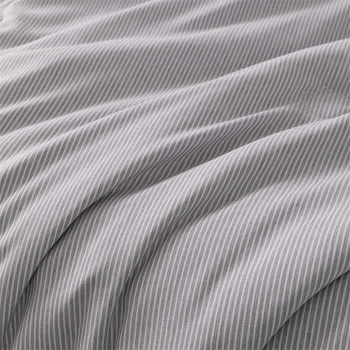 91家纺网 家纺一手货源 找家纺 梵克保罗 2025新款时尚简约条纹款夏被 条纹-雅灰