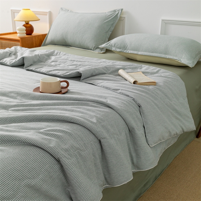 91家纺网 家纺一手货源 找家纺 梵克保罗 2025新款时尚简约条纹款夏被 条纹-石青