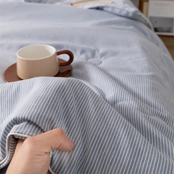 91家纺网 家纺一手货源 找家纺 梵克保罗 2025新款时尚简约条纹款夏被 条纹-海兰