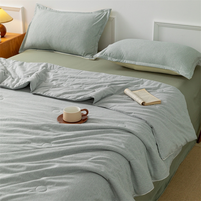 91家纺网 家纺一手货源 找家纺 梵克保罗 2025新款时尚简约条纹款夏被 条纹-石青