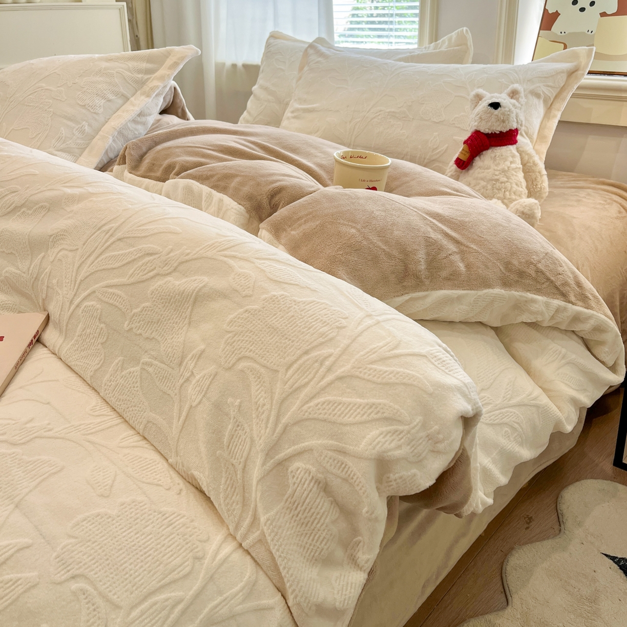 慕尚家纺 2025新款双色立体雕花牛奶绒四件套 茉莉花