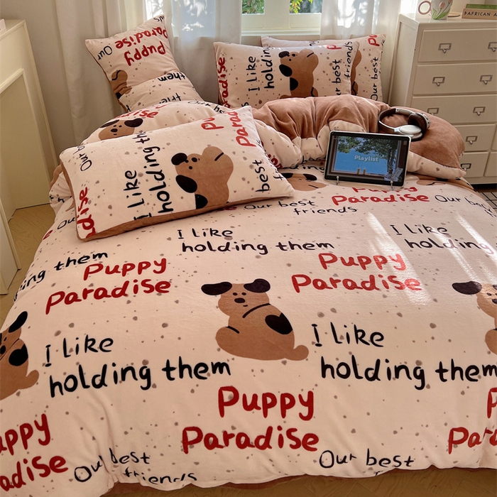 91家纺网 家纺一手货源 找家纺 红嘴企鹅 2025新款精致印花牛奶绒四件套 淘气狗