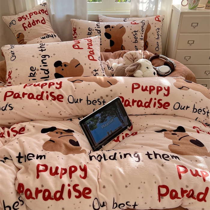 91家纺网 家纺一手货源 找家纺 红嘴企鹅 2025新款精致印花牛奶绒四件套 淘气狗