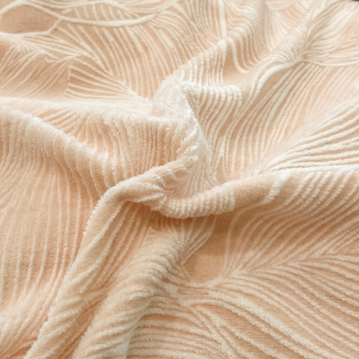 91家纺网 家纺一手货源 找家纺 慕尚家纺 2025新款双色立体雕花牛奶绒四件套 羽翼粉