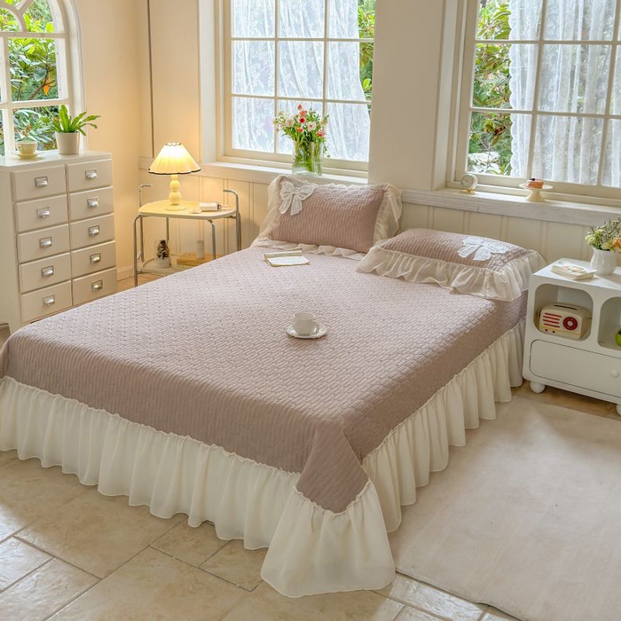 91家纺网 家纺一手货源 找家纺 梵克保罗 2025新款雪纺床盖三件套 奶茶色