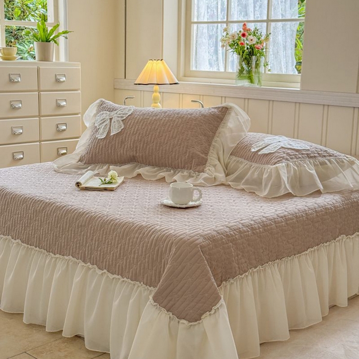 91家纺网 家纺一手货源 找家纺 梵克保罗 2025新款雪纺床盖三件套 奶茶色