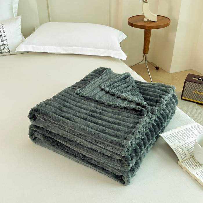 91家纺网 家纺一手货源 找家纺 （总）安琪家纺 2025新款280克直播爆品兔毛绒高克重多功能抽条毛毯盖毯午睡毯跨境外贸