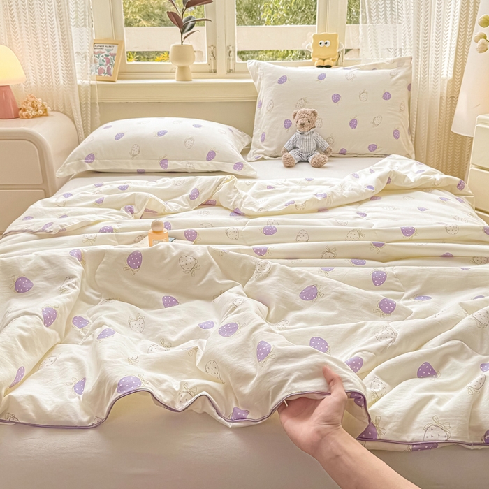 91家纺网 家纺一手货源 找家纺 梵克保罗 2025春夏新款优芙棉单夏被被子被芯 草莓