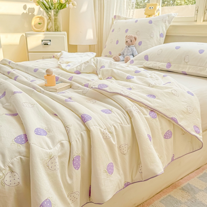 91家纺网 家纺一手货源 找家纺 梵克保罗 2025春夏新款优芙棉单夏被被子被芯 草莓