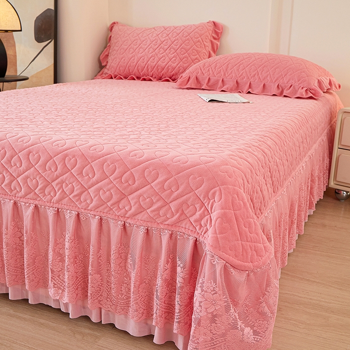 91家纺网 家纺一手货源 找家纺 （总）程百万家纺 2025新款素色婴儿绒蕾丝床盖牛奶绒加厚床盖