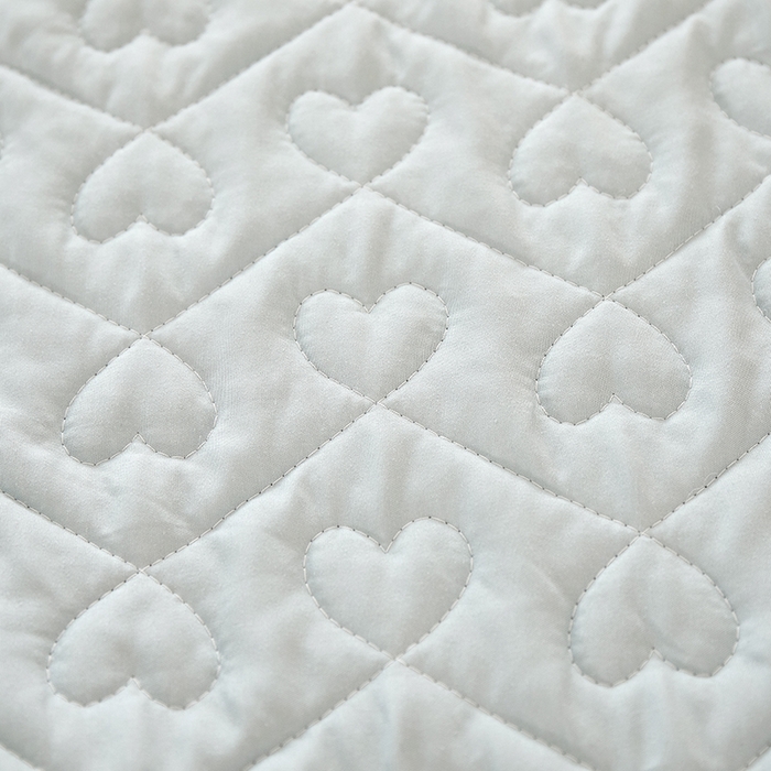 91家纺网 家纺一手货源 找家纺 （总）程百万家纺 2025新款素色婴儿绒蕾丝床盖牛奶绒加厚床盖