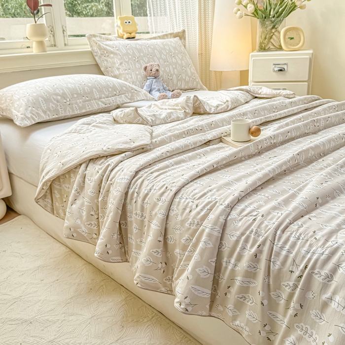 91家纺网 家纺一手货源 找家纺 梵克保罗 2025春夏新款优芙棉单夏被被子被芯 叶语