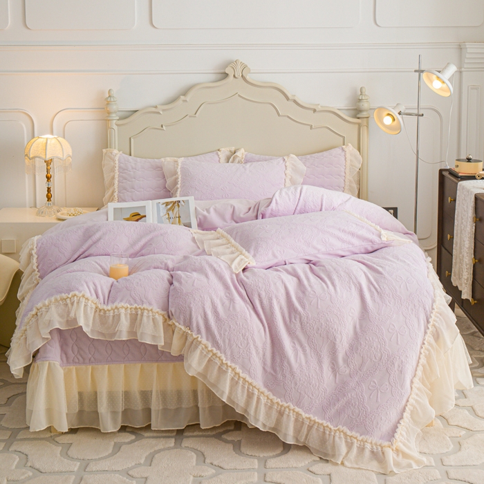 91家纺网 家纺一手货源 找家纺 （总）胜权家纺 2025秋冬新款A类全消光高克重5D雕花牛奶绒仙女风夹棉床盖四件套系列