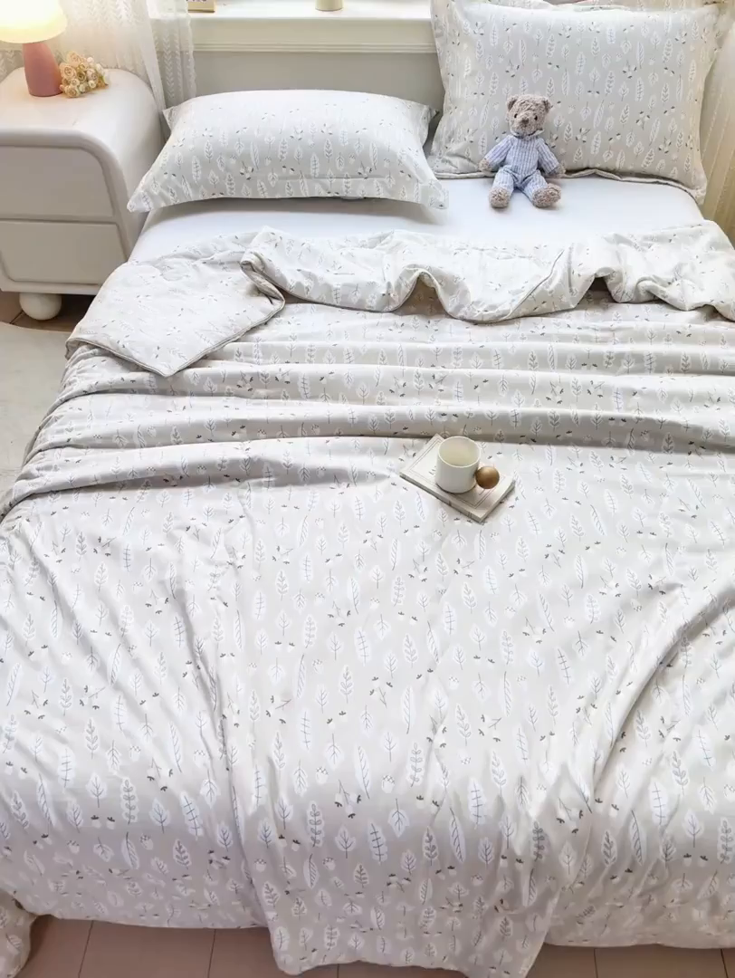 91家纺网 家纺一手货源 找家纺 梵克保罗 2025春夏新款优芙棉单夏被被子被芯 叶语