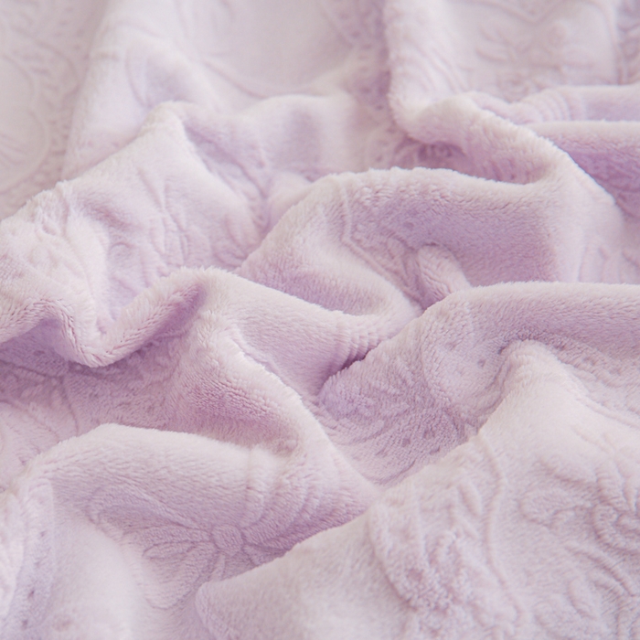 91家纺网 家纺一手货源 找家纺 胜权家纺 2025秋冬新款A类全消光高克重5D雕花牛奶绒仙女风夹棉床盖单品系列 梦安娜-靓紫