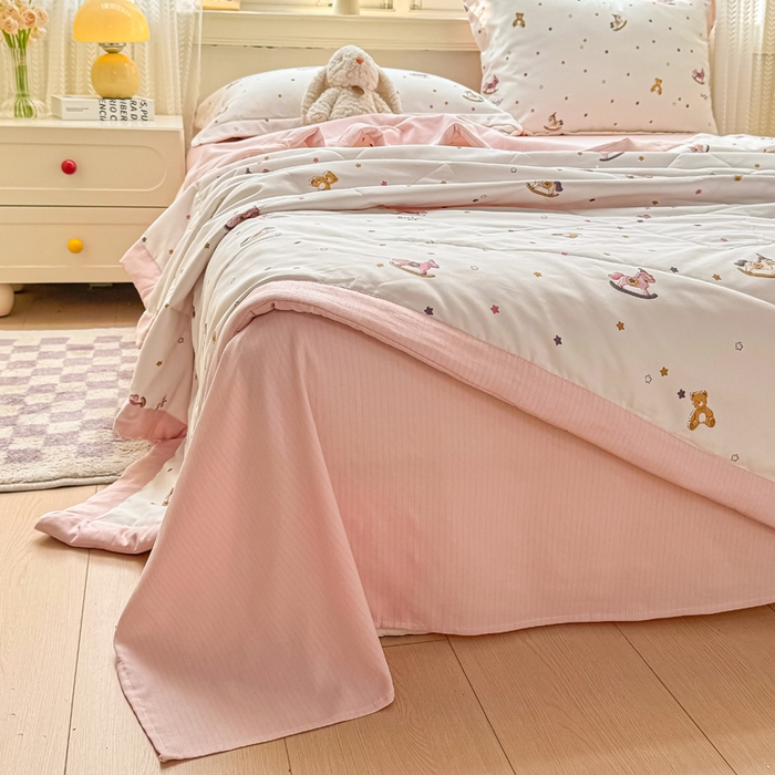 91家纺网 家纺一手货源 找家纺 梵克保罗 2025新款印花单夏被被子被芯夏被四件套 调皮小马