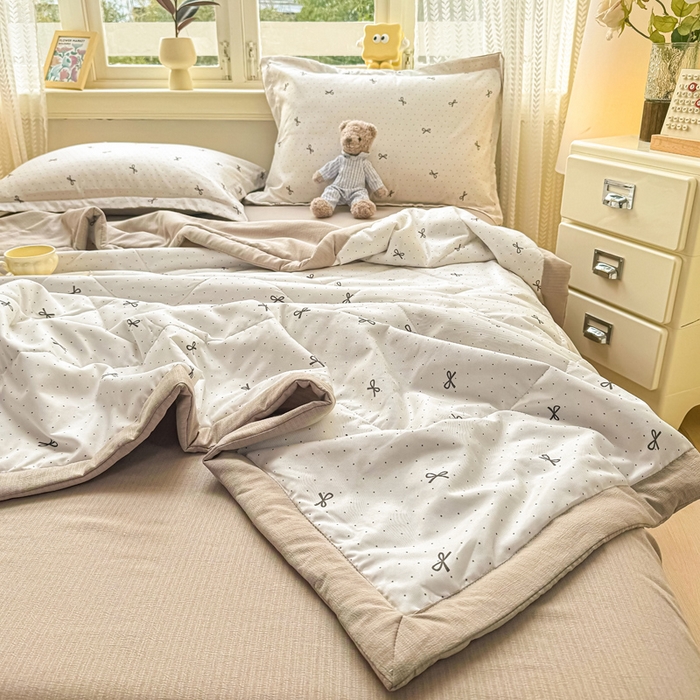 91家纺网 家纺一手货源 找家纺 梵克保罗 2025新款印花单夏被被子被芯夏被四件套 幸运蝴蝶结