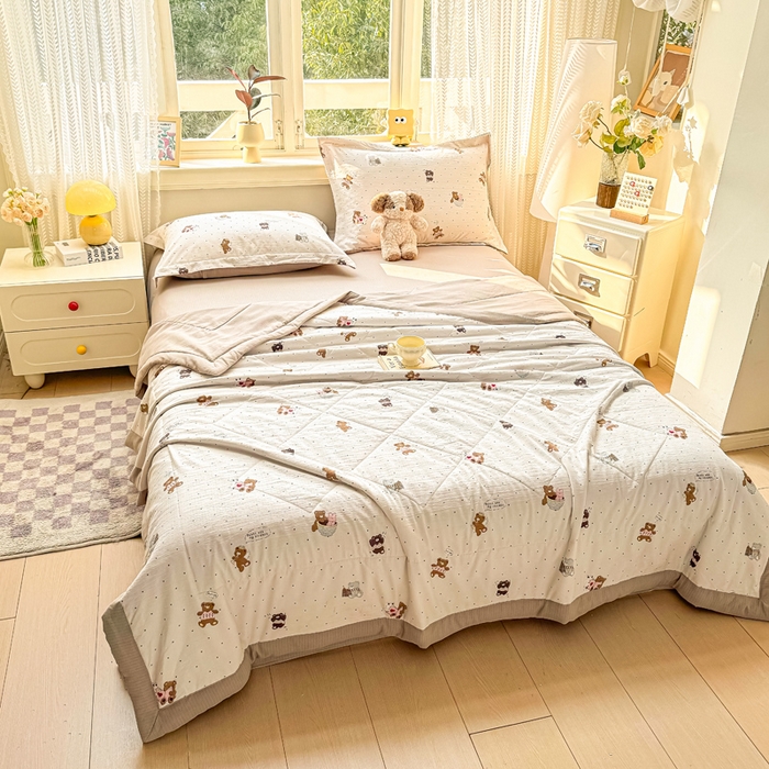 91家纺网 家纺一手货源 找家纺 梵克保罗 2025新款印花单夏被被子被芯夏被四件套 软萌熊熊