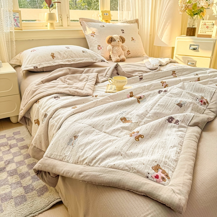 91家纺网 家纺一手货源 找家纺 梵克保罗 2025新款印花单夏被被子被芯夏被四件套 软萌熊熊