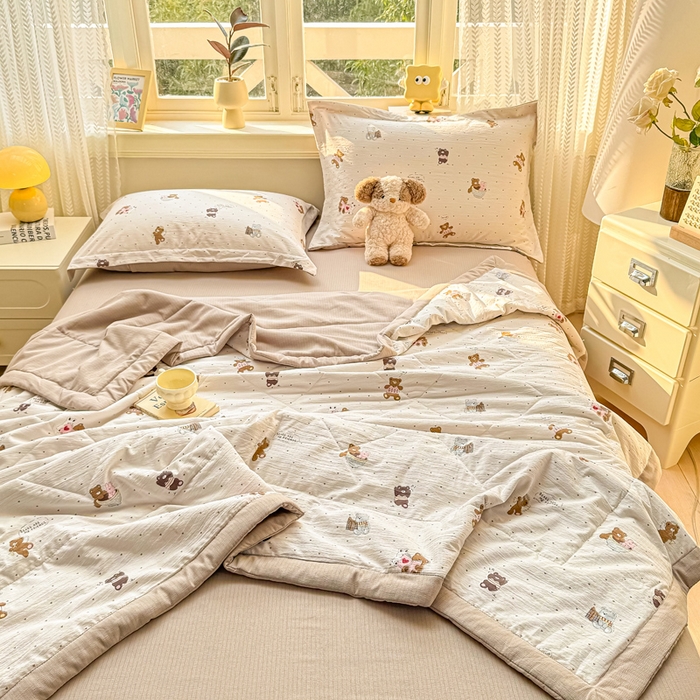 91家纺网 家纺一手货源 找家纺 梵克保罗 2025新款印花单夏被被子被芯夏被四件套 软萌熊熊