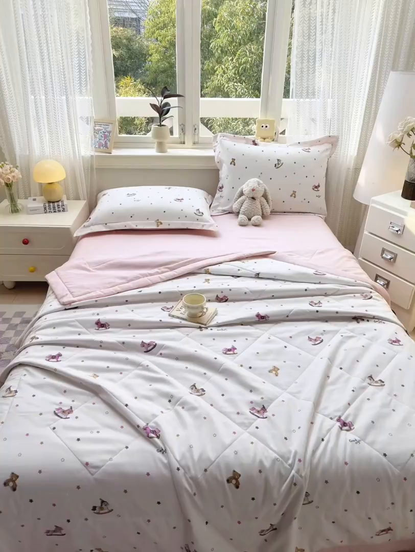 91家纺网 家纺一手货源 找家纺 梵克保罗 2025新款印花单夏被被子被芯夏被四件套 调皮小马