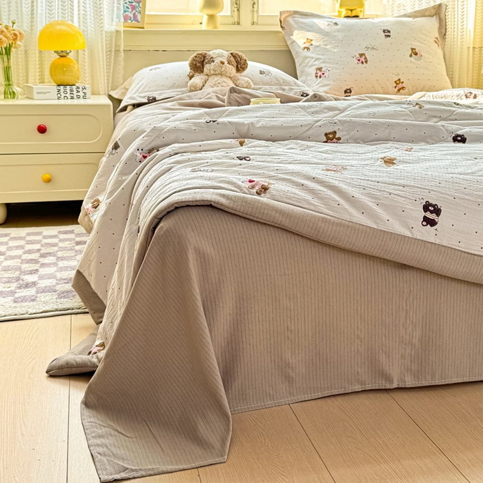 91家纺网 家纺一手货源 找家纺 梵克保罗 2025新款印花单夏被被子被芯夏被四件套 软萌熊熊