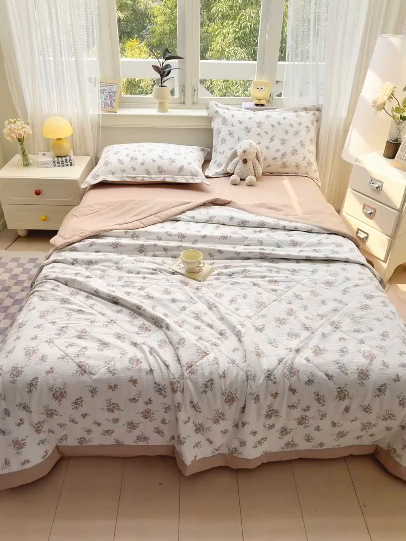 91家纺网 家纺一手货源 找家纺 梵克保罗 2025新款印花单夏被被子被芯夏被四件套 初恋满满