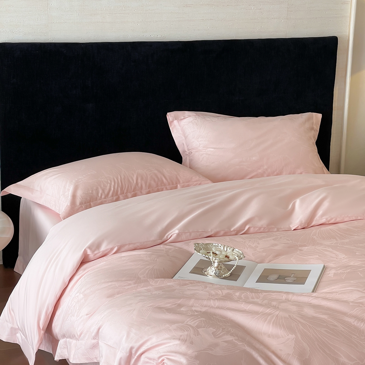 91家纺网 家纺一手货源 找家纺 栩裕纺织 2025新款长绒棉提花最新款单品四件套 奥罗拉-仙桃粉