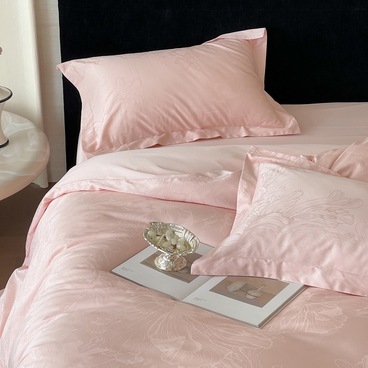 91家纺网 家纺一手货源 找家纺 栩裕纺织 2025新款长绒棉提花最新款单品四件套 奥罗拉-仙桃粉