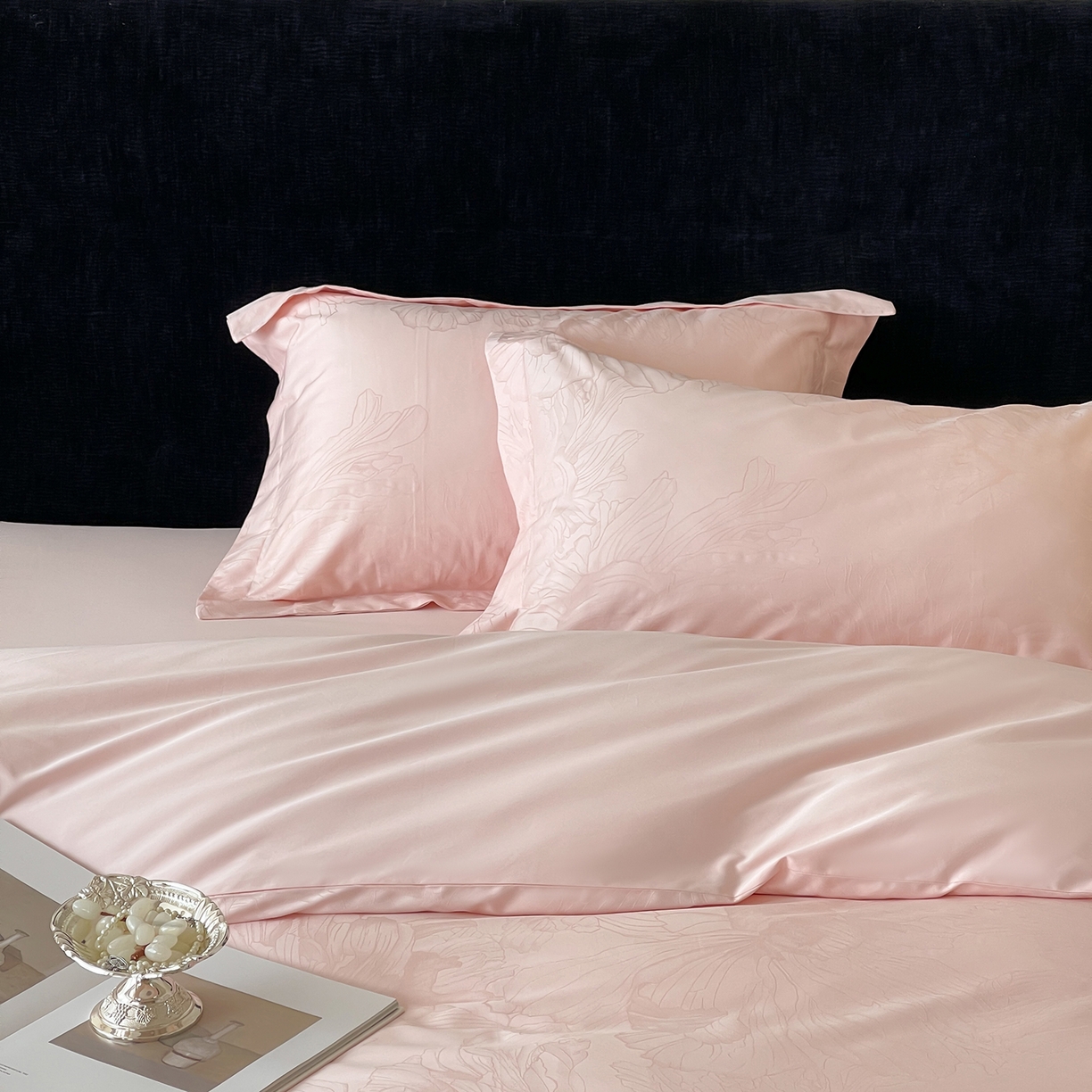 91家纺网 家纺一手货源 找家纺 栩裕纺织 2025新款长绒棉提花最新款单品四件套 奥罗拉-仙桃粉