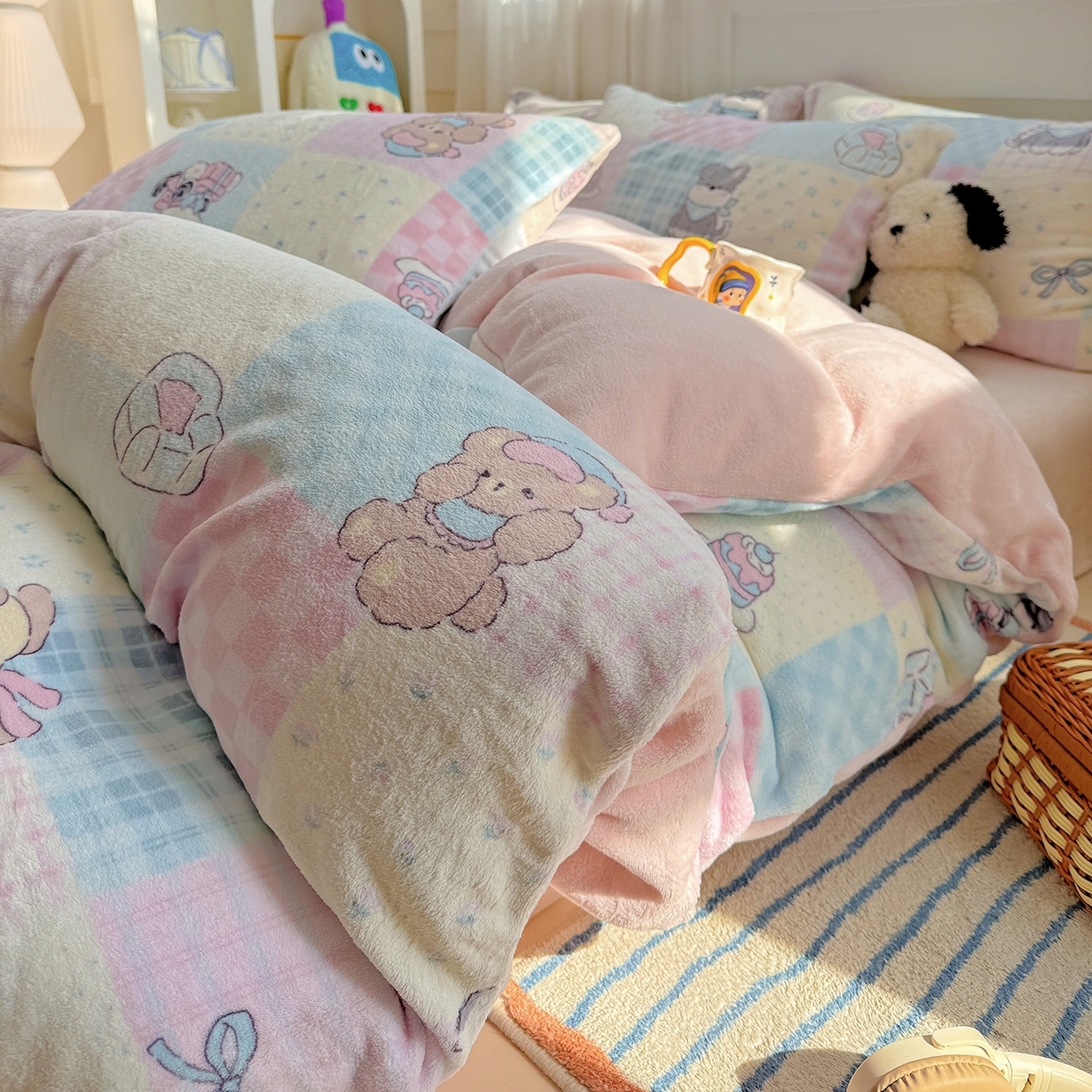 91家纺网 家纺一手货源 找家纺 耀悦家纺 2025新款牛奶绒小清新高克重ins风卡通四件套 礼物起司猫咪