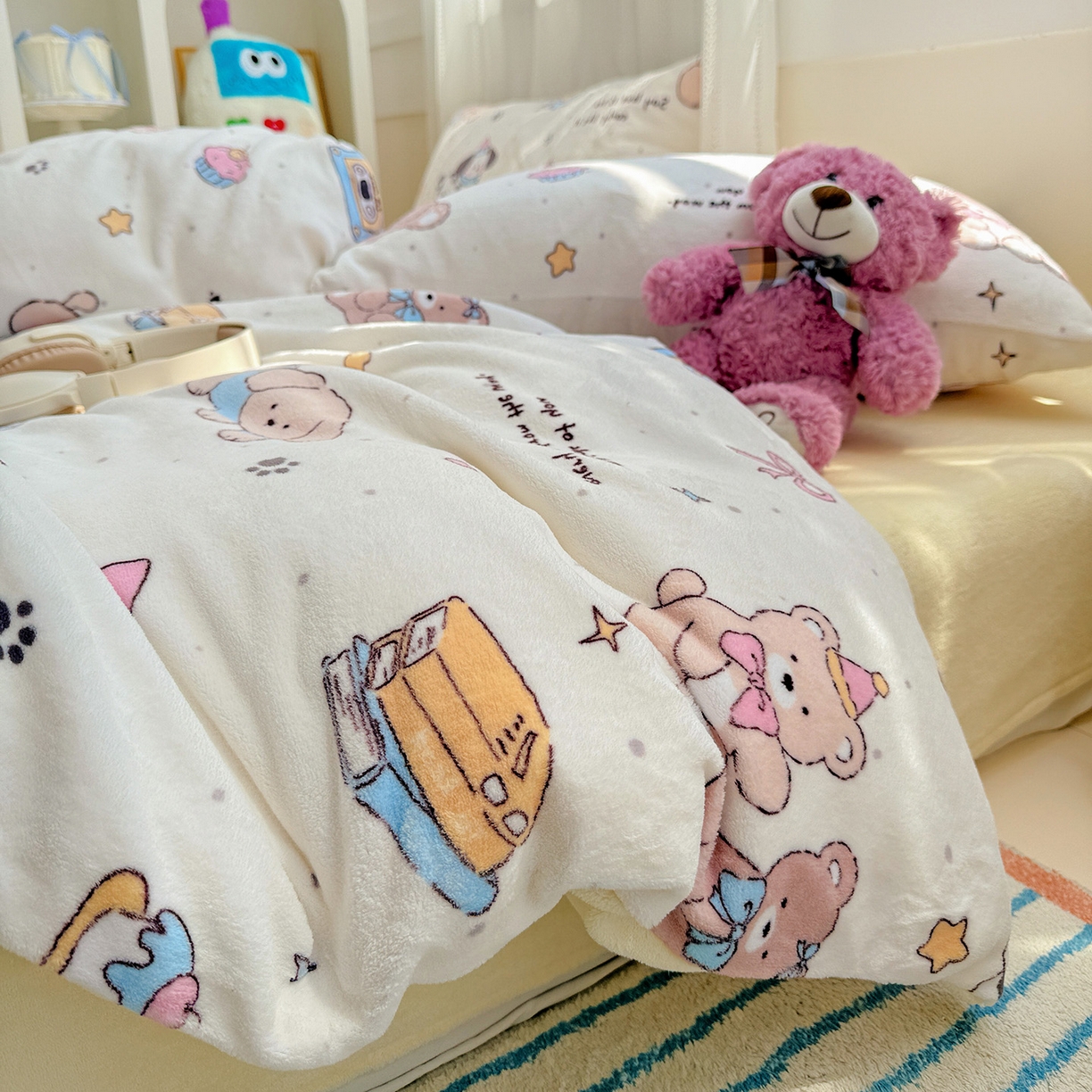 91家纺网 家纺一手货源 找家纺 耀悦家纺 2025新款牛奶绒小清新高克重ins风卡通四件套 音乐与美食的周末