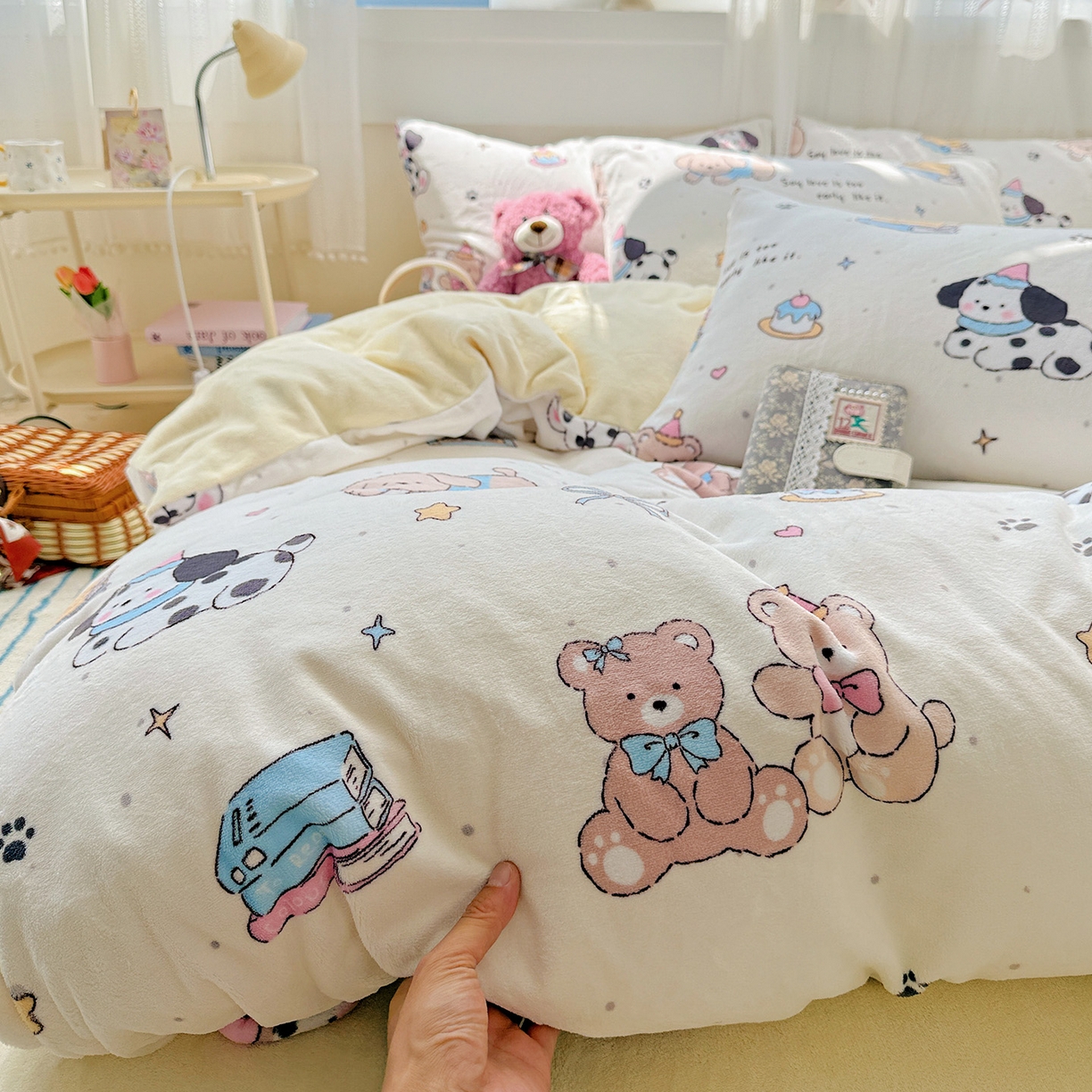 耀悦家纺 2025新款牛奶绒小清新高克重ins风卡通四件套 音乐与美食的周末