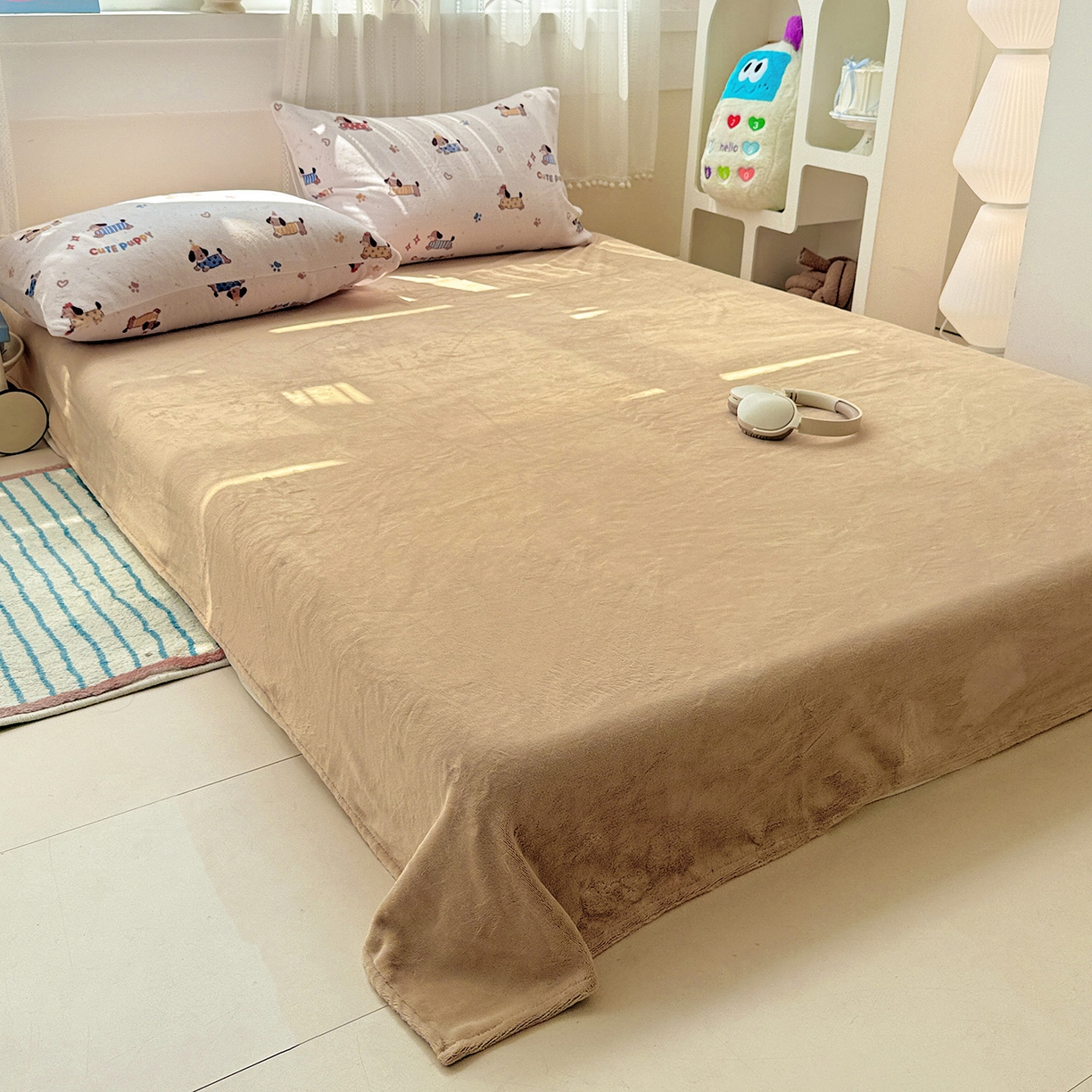 91家纺网 家纺一手货源 找家纺 耀悦家纺 2025新款牛奶绒小清新高克重ins风卡通四件套 星光腊肠狗