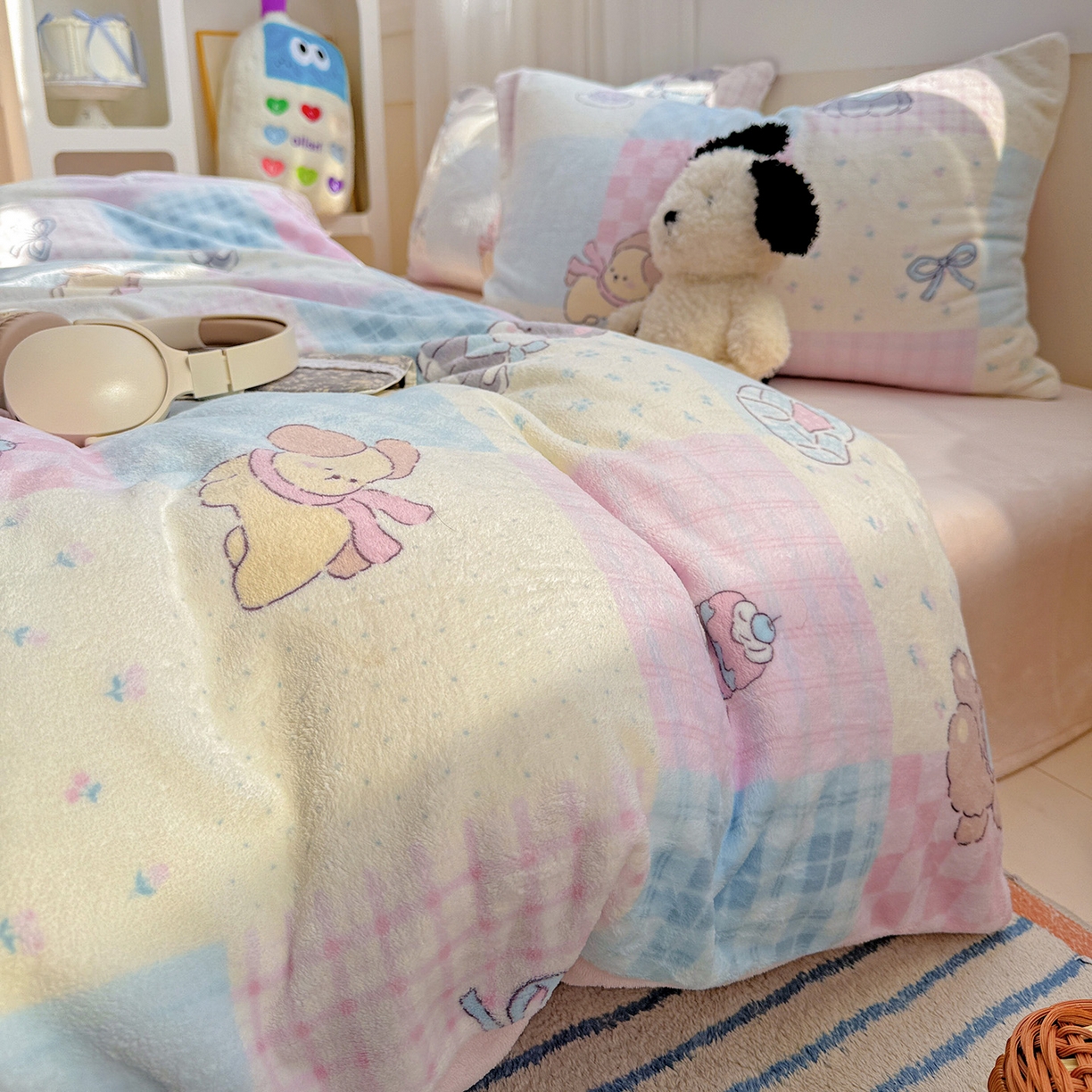 91家纺网 家纺一手货源 找家纺 耀悦家纺 2025新款牛奶绒小清新高克重ins风卡通四件套 礼物起司猫咪